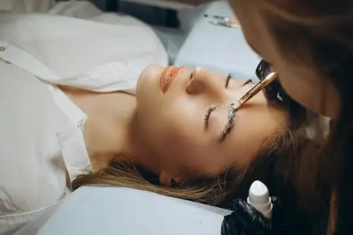 Woman getting Brow Lamination